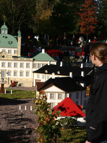 Besök Legoland, som bara ligger 30 minuters bilresa från hotellet.