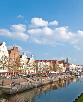 Kun 16 kilometer væk er Lübeck med sin arkitektur og UNESCO verdensarv et fascinerende udflugtsmål.