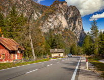Buchen Sie Ihren nächsten Urlaub mit komfortabler Unterkunft in einem familiengeführten Tiroler Traditionsgasthof.