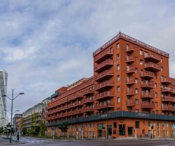 Hotellet bjuder på ett både centralt och fint läge i Västra Hamnen.