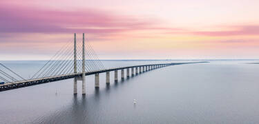 Nehmen Sie den Zug über die Öresundbrücke und kombinieren Sie Malmö und Kopenhagen.
