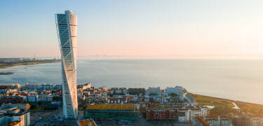 Nyd at være i nærheden af havet, molerne og stranden.