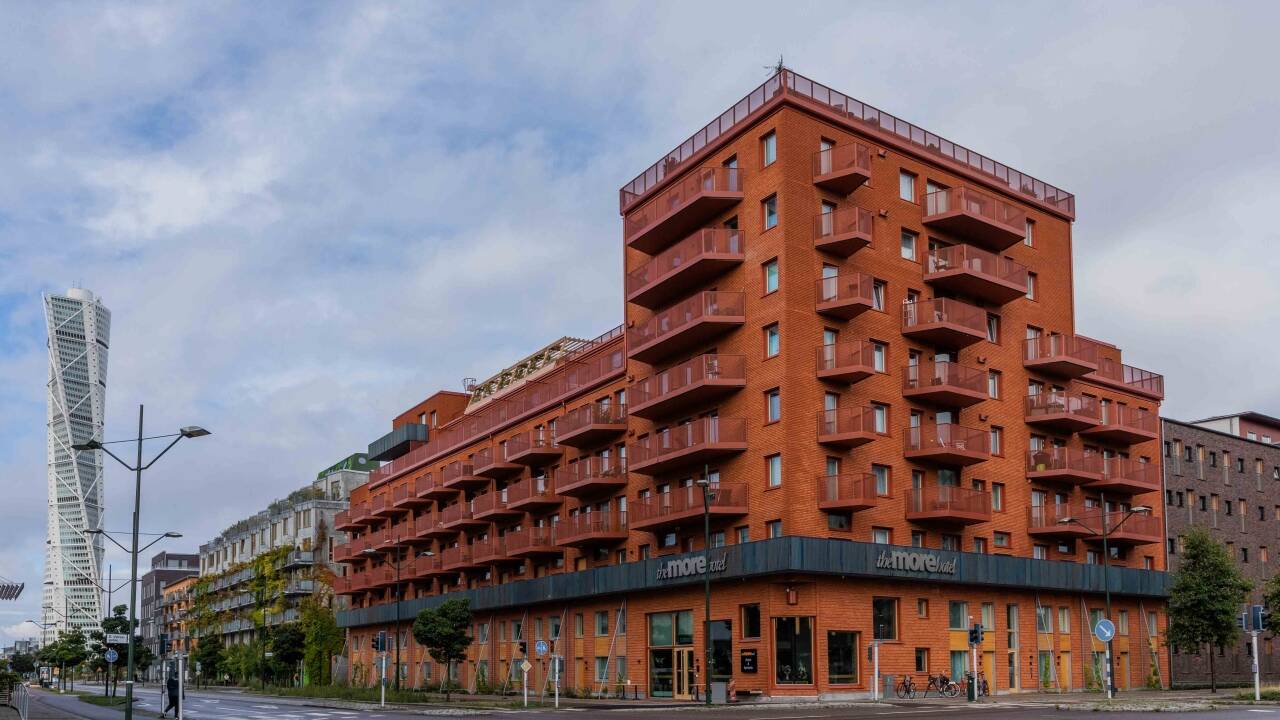 Hotellet bjuder på ett både centralt och fint läge i Västra Hamnen.