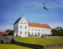 Kör på utflykt till närliggande slott såsom Ellinge eller Skarhults slott.