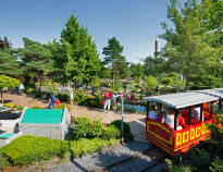 Det er bare en 40-minutters kjøretur til Legoland, parken for lekne barn i alle aldre