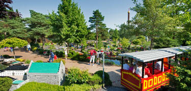 In nur 40 Autominuten erreichen Sie Legoland, den Park für verspielte Kinder jeden Alters.