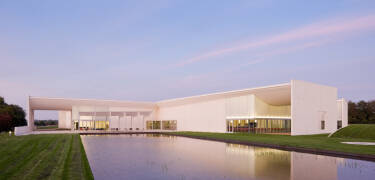 Konstmuseet "HEART" i Herning erbjuder unika konstupplevelser i en modern miljö.