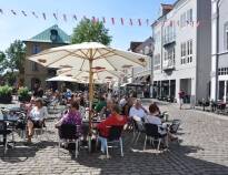 Wohnen Sie in Sønderborg in der Nähe des aufregenden Cafélebens und der Einkaufsmöglichkeiten der Stadt.