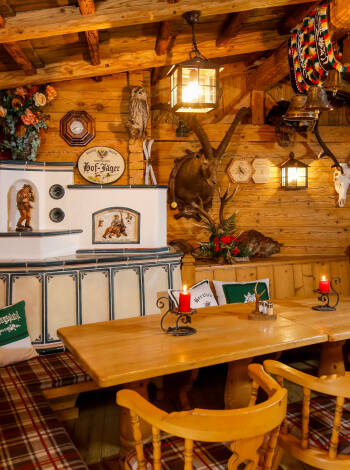 I den mysiga hotellrestaurangen kan du njuta av regionala specialiteter gjorda enligt traditionella familjerecept.