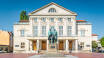 Besök den tyska nationalteatern (Deutsche Nationaltheater) i Weimar.
