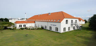 Hotel Søparken ligger fint til ved en sjø i Aabybro nord for Aalborg.