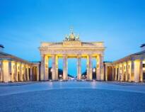 Oplev alle de historiske bygninger og steder såsom Berlinmuren, Rigsdagen og ikke mindst Brandenburger Tor.