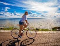 Med över 400 km cykelvägar kan du utforska Usedoms vackra kustvägar, natursköna skogar och pittoreska byar i din egen takt.