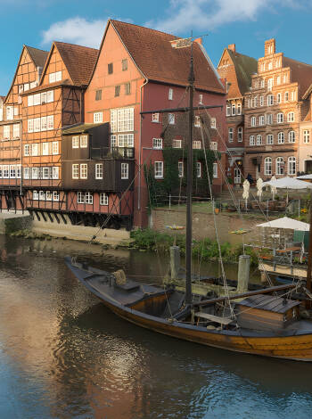The old Hanseatic town of Lüneburg has a charming atmosphere filled with cosy pubs.