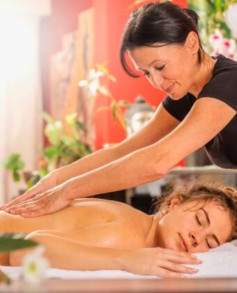 Slap af med beroligende massage og wellnessbehandlinger i rolige omgivelser