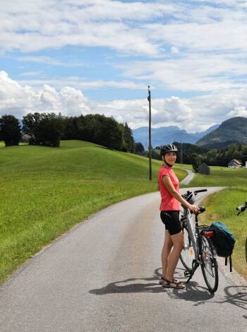 Cykla genom det natursköna Innviertel längs den välkända Romarrutten (Römerradweg).