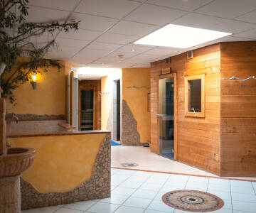 Slapp av i det koselige velværeområdet etter en aktiv dag.