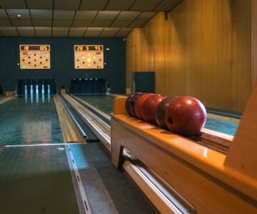 Nyd en sjov og hyggelig omgang bowling på hotellets automatiske baner.