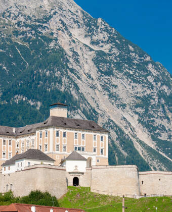 Inkl. Schladming Sommercard med många gratis eller rabatterade aktiviteter, till exempel entré till Trautenfels slott.
