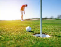 Das Hotel liegt in der Nähe mehrerer Golfclubs, ideal für diejenigen unter Ihnen, die während Ihres Urlaubs eine oder zwei Runden spielen möchten.