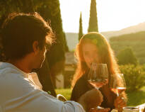 Erleben Sie die Gastfreundschaft Emilia Romagnas, indem Sie in der näheren Umgebung einen Weinausflug unternehmen.