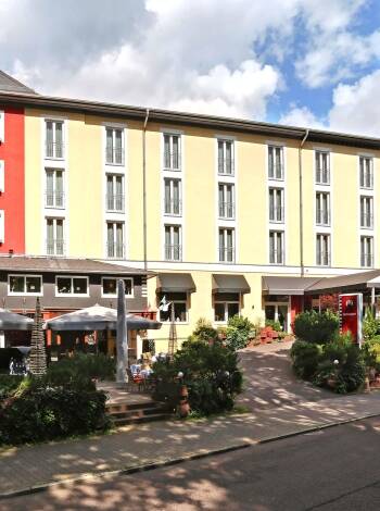 Das Hotel befindet sich im Bezirk Treptow-Köpenick, das mit seinen Wäldern und Parks begeistert.