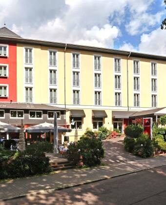 The hotel is located in the district of Treptow-Köpenick, which delights with its forests and parks.