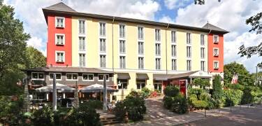 Hotellet ligger i distriktet Treptow-Köpenick, som er kjent for sine skoger og parker.