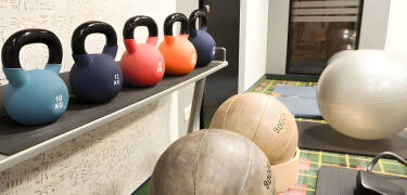 For sportsentusiaster er det et velutstyrt treningsrom på hotellet.
