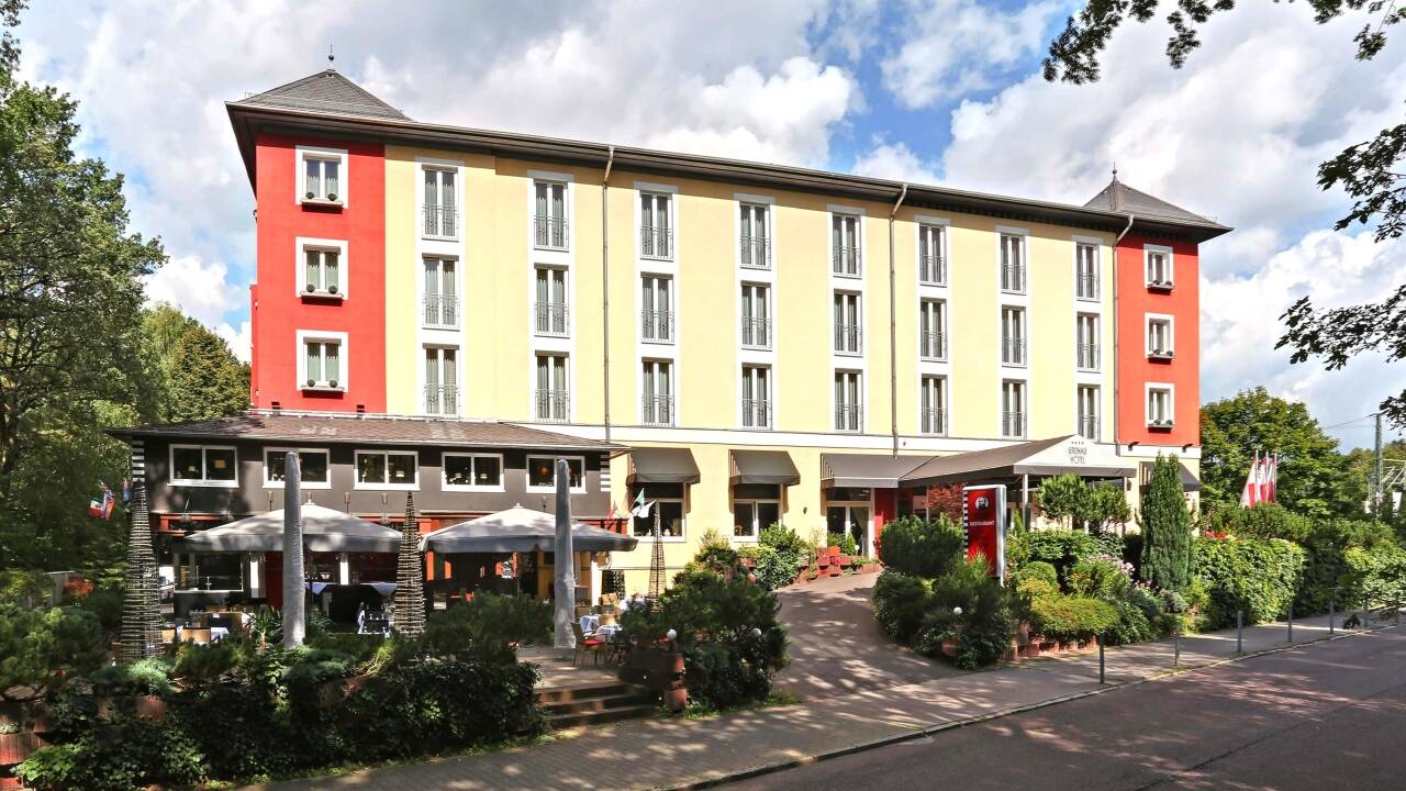 Hotellet ligger i distriktet Treptow-Köpenick, som er kjent for sine skoger og parker.