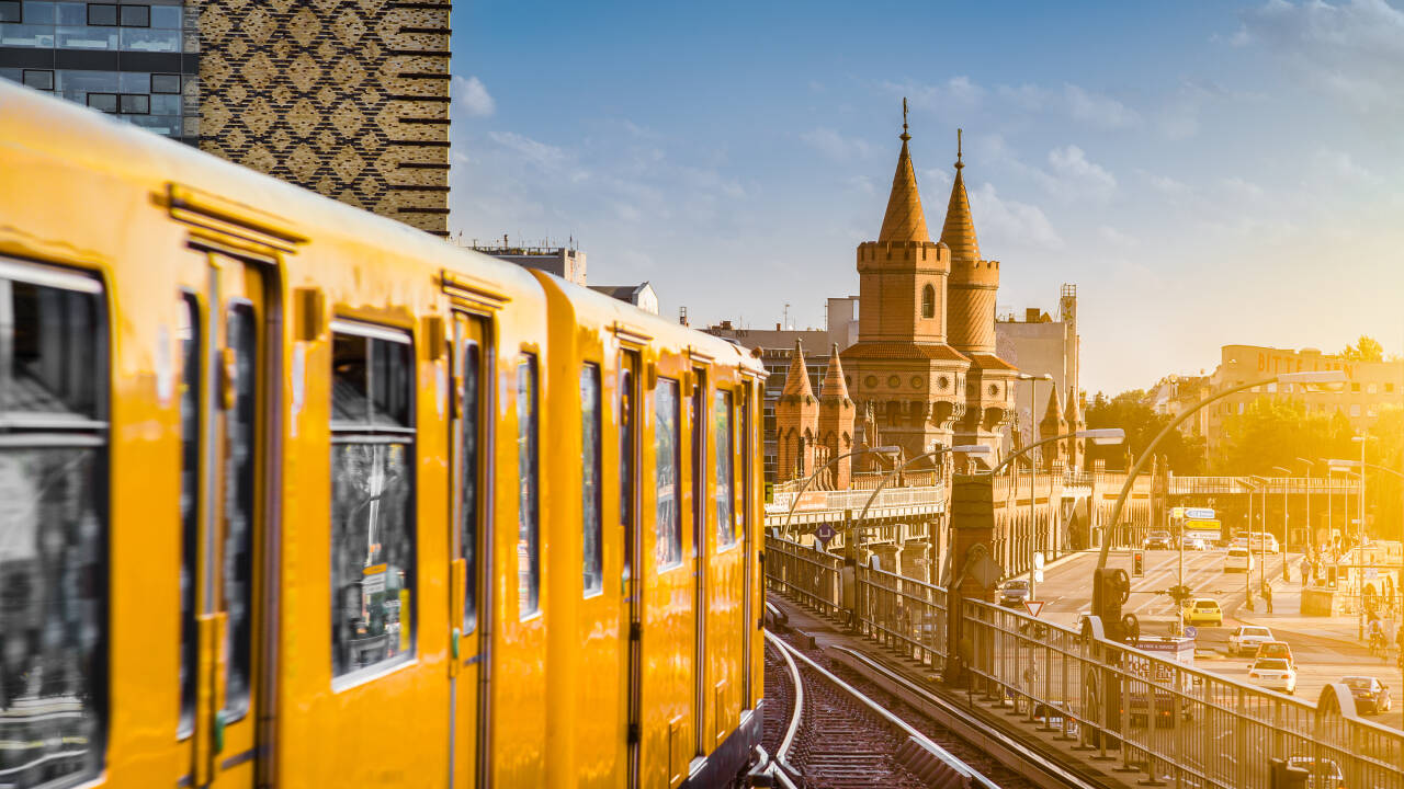 Hotellet har god beliggenhet i forhold til offentlig transport i Berlin, for eksempel trikken.
