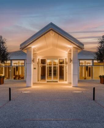 UNAHOTELS Bologna San Lazzaro is situated in a green park. It's the perfect setting to unwind after a day of sightseeing.
