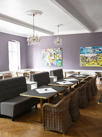 Hotellets restaurang, där det serveras lokala specialiteter.
