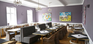 Hotellet har en hyggelig restaurant, hvor der serveres lokale retter.