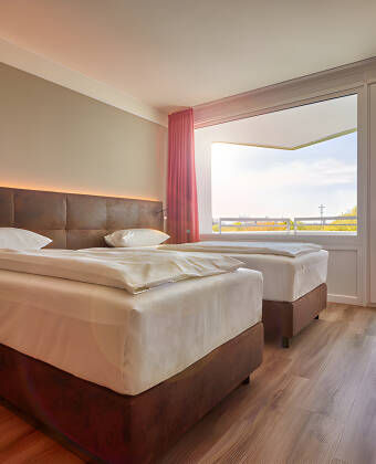 De nyrenoverede værelser ligger i bygningen, som hedder Ostseehotel Midgard og tilbyder stilrene og hyggelige rammer.