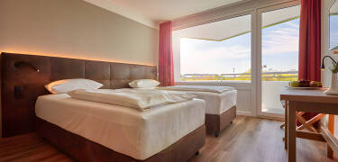 De nyrenoverede værelser ligger i bygningen, som hedder Ostseehotel Midgard og tilbyder stilrene og hyggelige rammer.