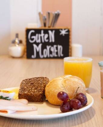 Das reichhaltige Frühstück bietet für jeden den richtigen Start in den Tag.
