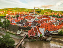 Český Krumlov er på UNESCO's verdensarvsliste og er berømt for sin velbevarede renæssance- og barokarkitektur.