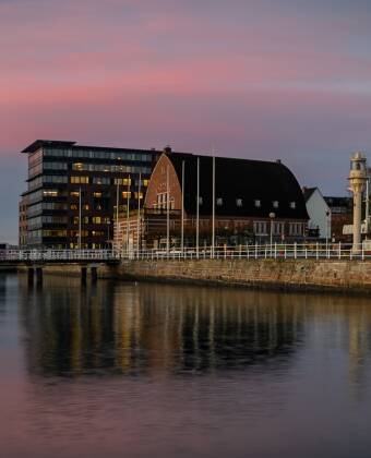 Søfartsmuseet er et must. Det viser Kiels maritime historie, herunder skibsmodeller og udstillinger om udforskning af havet.