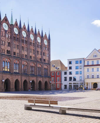 Das Hotel liegt 4 km von Stralsunds UNESCO-Altstadt und den Sehenswürdigkeiten entfernt.