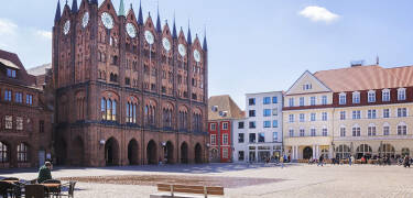 Hotellet ligger 4 km från Stralsunds UNESCO-listade gamla stad och sevärdheter.