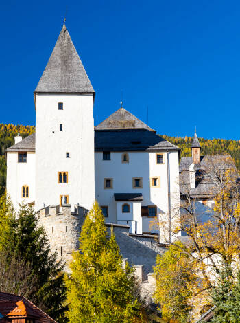 Hotellpaketet inkluderar ett "LungauCard" som bland annat ger er fri entré till Burg Mauterndorf.