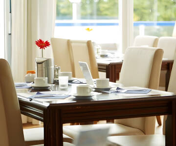 Starta din dag med en ordentlig frukost i hotellets fina frukostrestaurang.