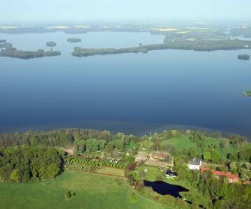Das Hotel liegt nahe am Plöner See in der wunderbaren Landschaft mit dem passenden Namen.