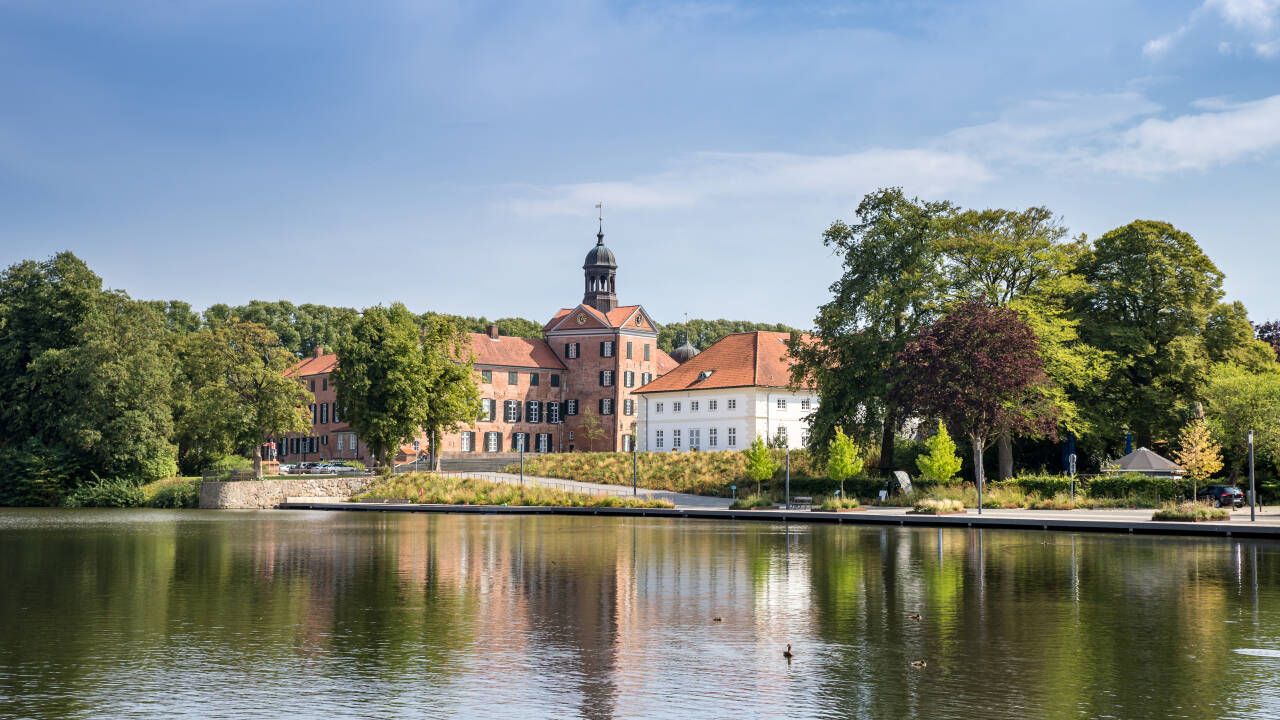 Besök den över 1000 år gamla staden Eutin, eller upplev vackra Kiel som har massor av upplevelser som väntar.