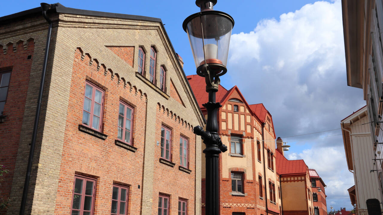 Spaser gjennom sjarmerende Haga med sine historiske trehus og koselige kafeer.