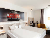 Nyt rommene som blander moderne komfort med vakre byutsikter.