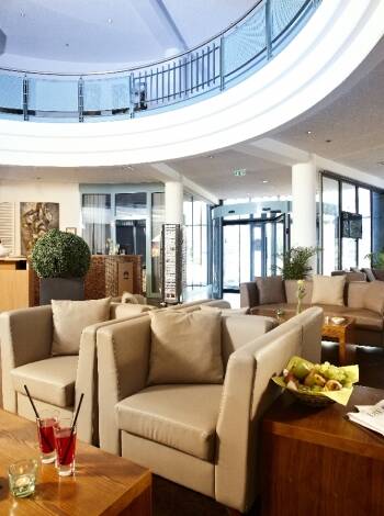Hotellets vackra och ljusa rum renoverades 2016, och utgör en behaglig utgångspunkt för en vistelse i Kiel.