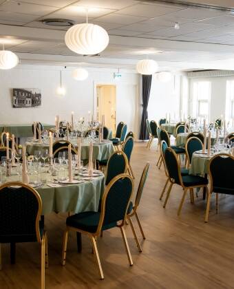 Im gemütlichen Restaurant des Hotels genießen Sie die dänische Küche.
