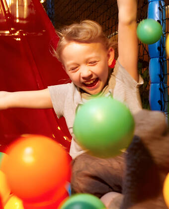 Barnen kommer att älska att vara på Baboon City, Danmarks största inomhusnöjescenter.